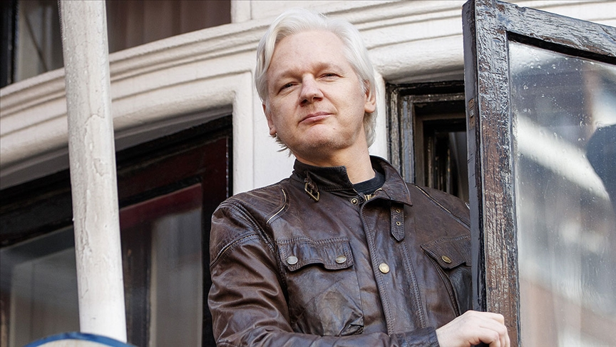 ASSANGE CASUSLUK SUÇUNU KABUL EDEREK HUKUKİ EMSAL OLUŞTURDU / hamaset.com.tr
